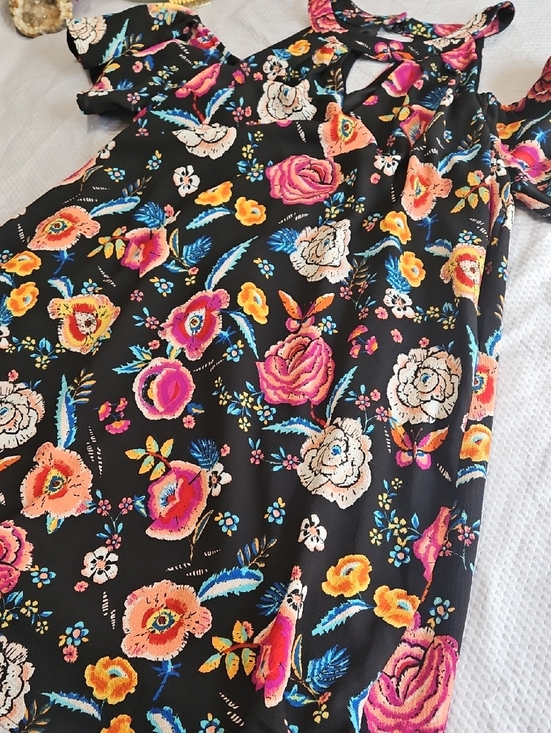 Lily Rose Dresses & Skirts - Lily Rose Black Shift Cold Shoulder Dress Gorgeous Floral Print MED